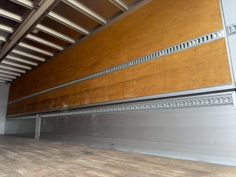 25t仕様　３軸高床　アルミウイング