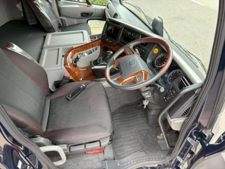 25t仕様　３軸高床　アルミウイング