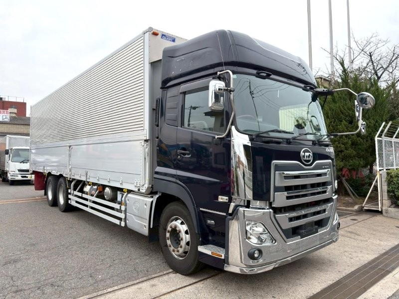 25t仕様　３軸高床　アルミウイング