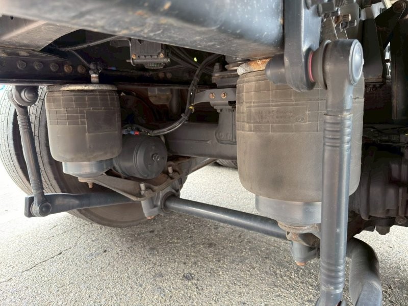 25t仕様　３軸高床　アルミウイング