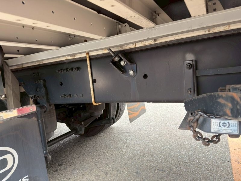 25t仕様　３軸高床　アルミウイング