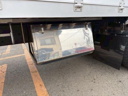 25t仕様　３軸高床　アルミウイング