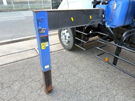 増々トン　クレーン付アームロール