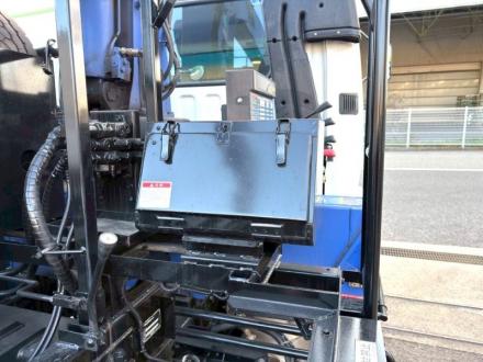 増々トン　クレーン付アームロール