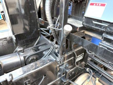 増々トン　クレーン付アームロール