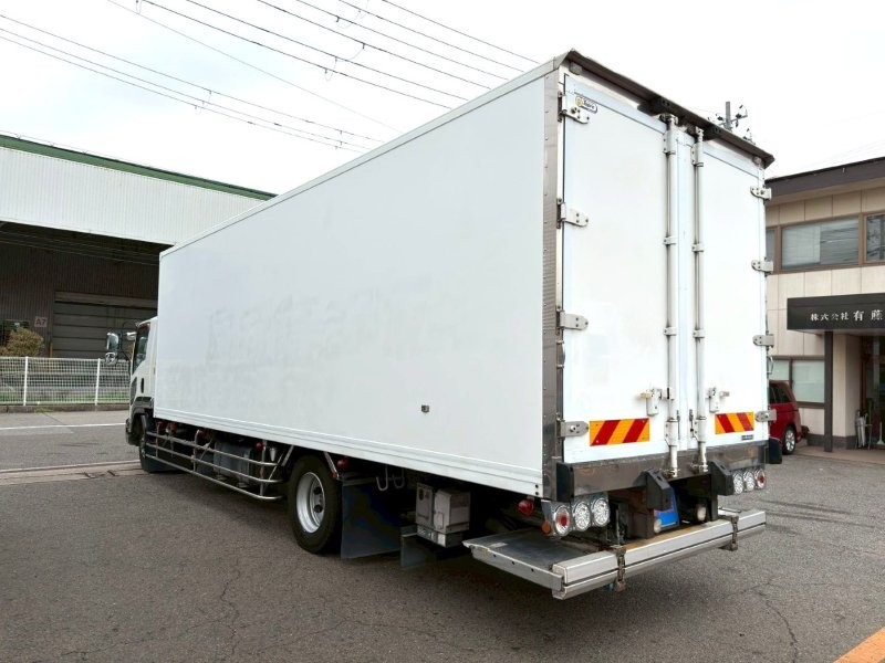 増々トン　ワイド　格納ゲート付冷凍バン