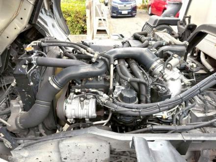 増々トン　ワイド　格納ゲート付冷凍バン