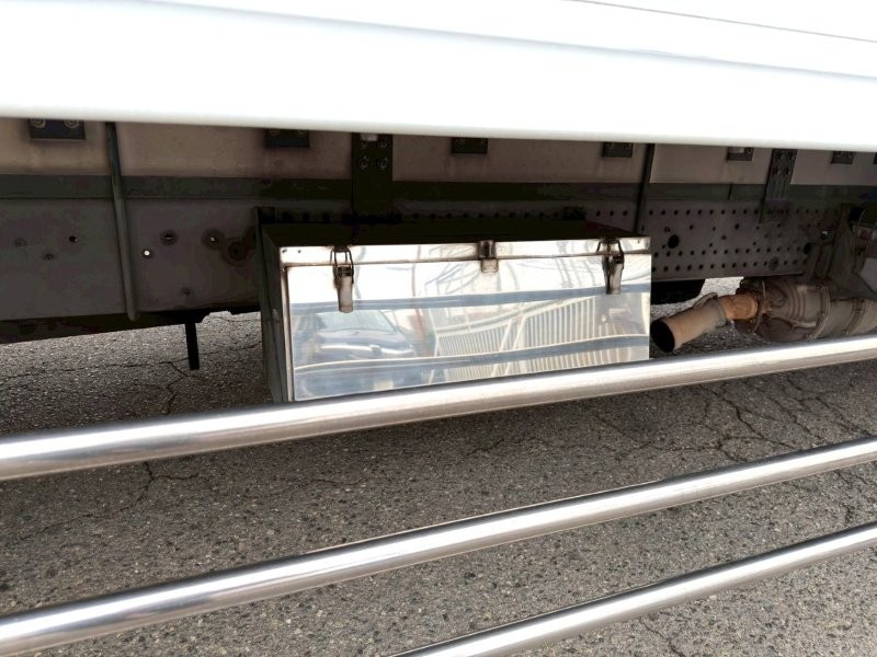 増々トン　ワイド　格納ゲート付冷凍バン