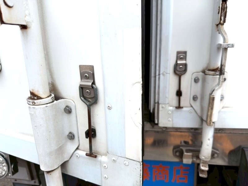 増々トン　ワイド　格納ゲート付冷凍バン