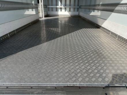 ４t　ワイド　格納ゲート付冷凍バン