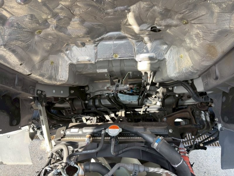 ４t　ワイド　格納ゲート付冷凍バン