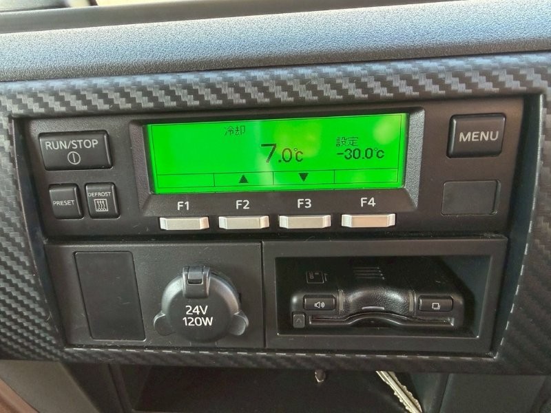 ４t　ワイド　格納ゲート付冷凍バン