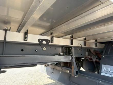 ４t　ワイド　格納ゲート付冷凍バン