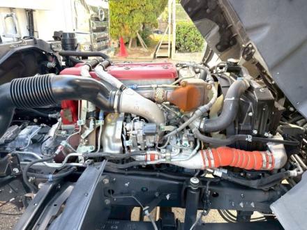 ４t　ワイド　格納ゲート付冷凍バン