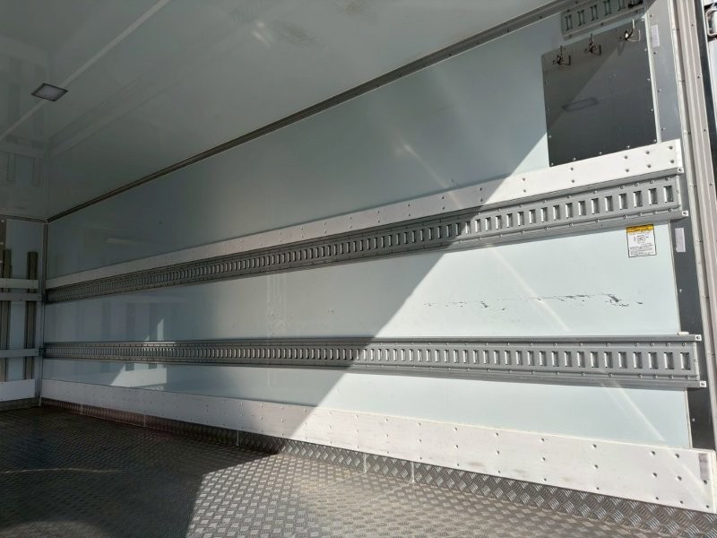 ４t　ワイド　格納ゲート付冷凍バン