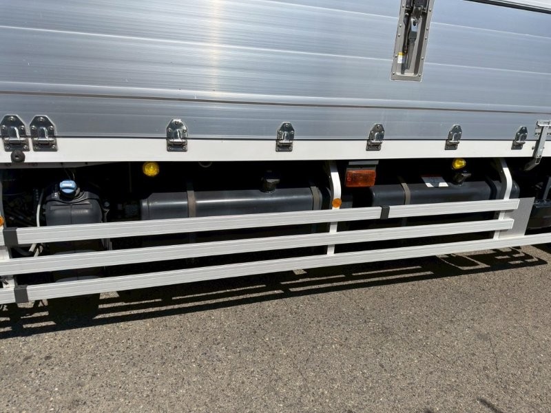 25t仕様　３軸高床　アルミウイング