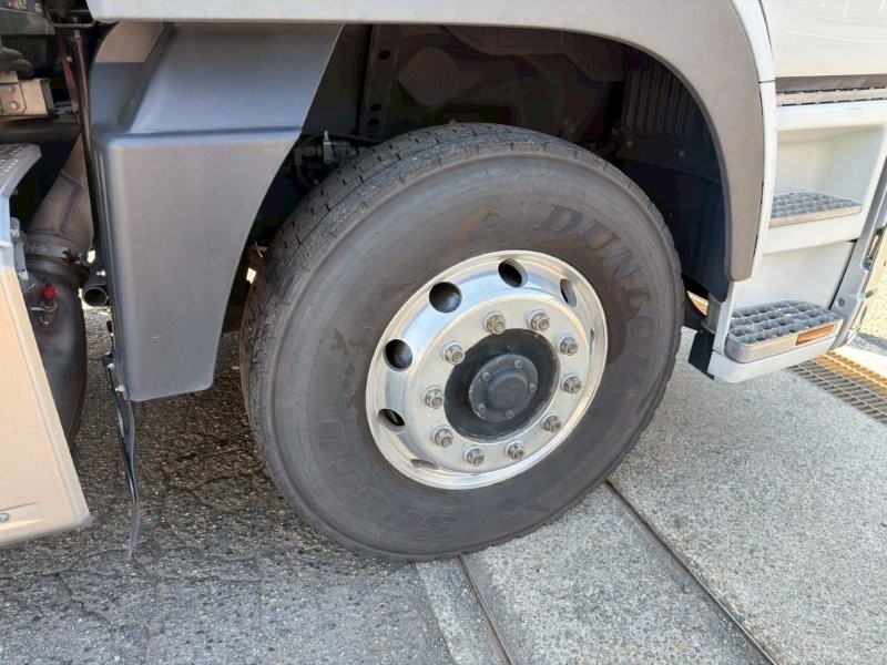 25t仕様　３軸高床　アルミウイング