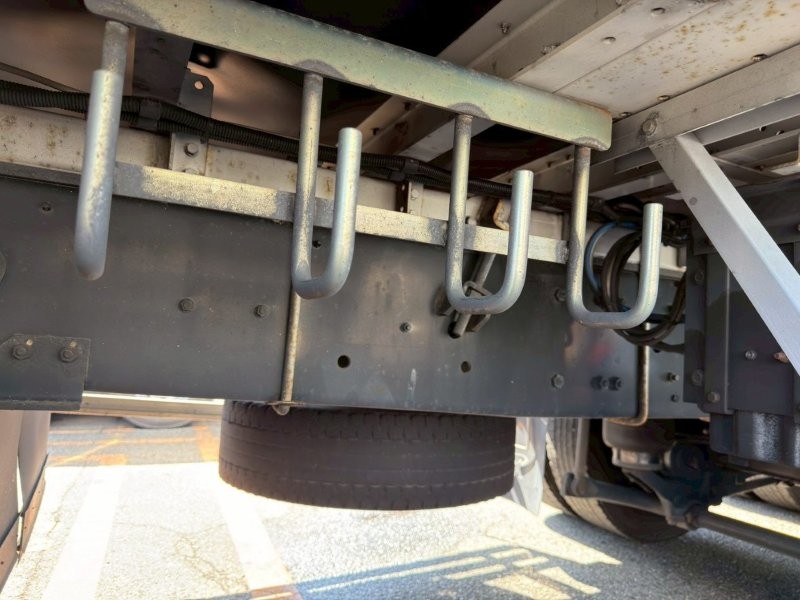 25t仕様　３軸高床　アルミウイング