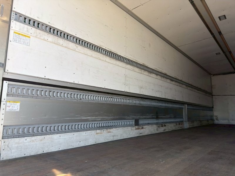 25t仕様　３軸高床　アルミウイング