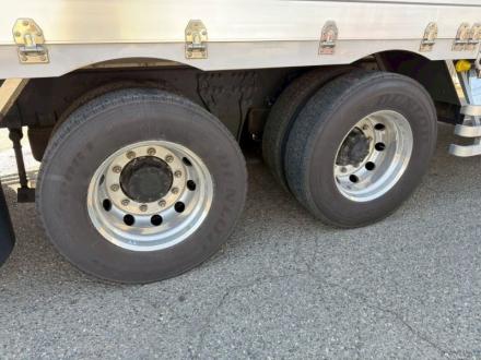 25t仕様　３軸高床　アルミウイング