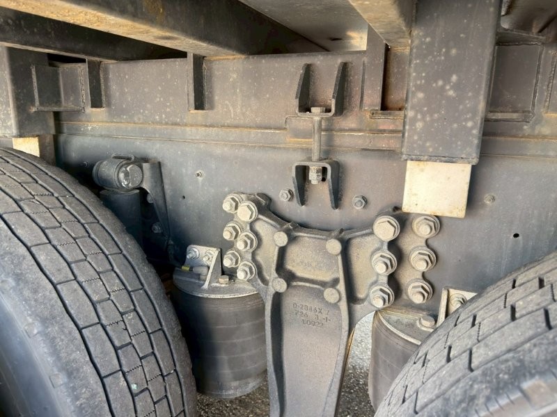 25t仕様　３軸高床　アルミブロック平ボデー