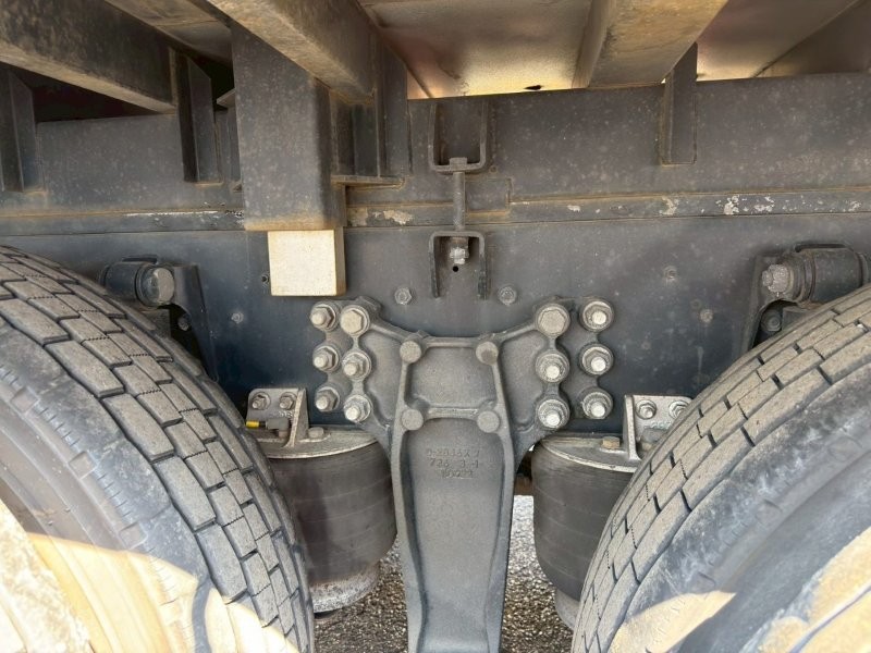 25t仕様　３軸高床　アルミブロック平ボデー